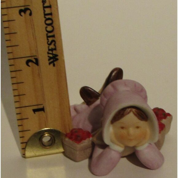 Holly Hobbie Daydreams porcelain figurine series 1x hand painted baskets freckle - Picture 6 of 6